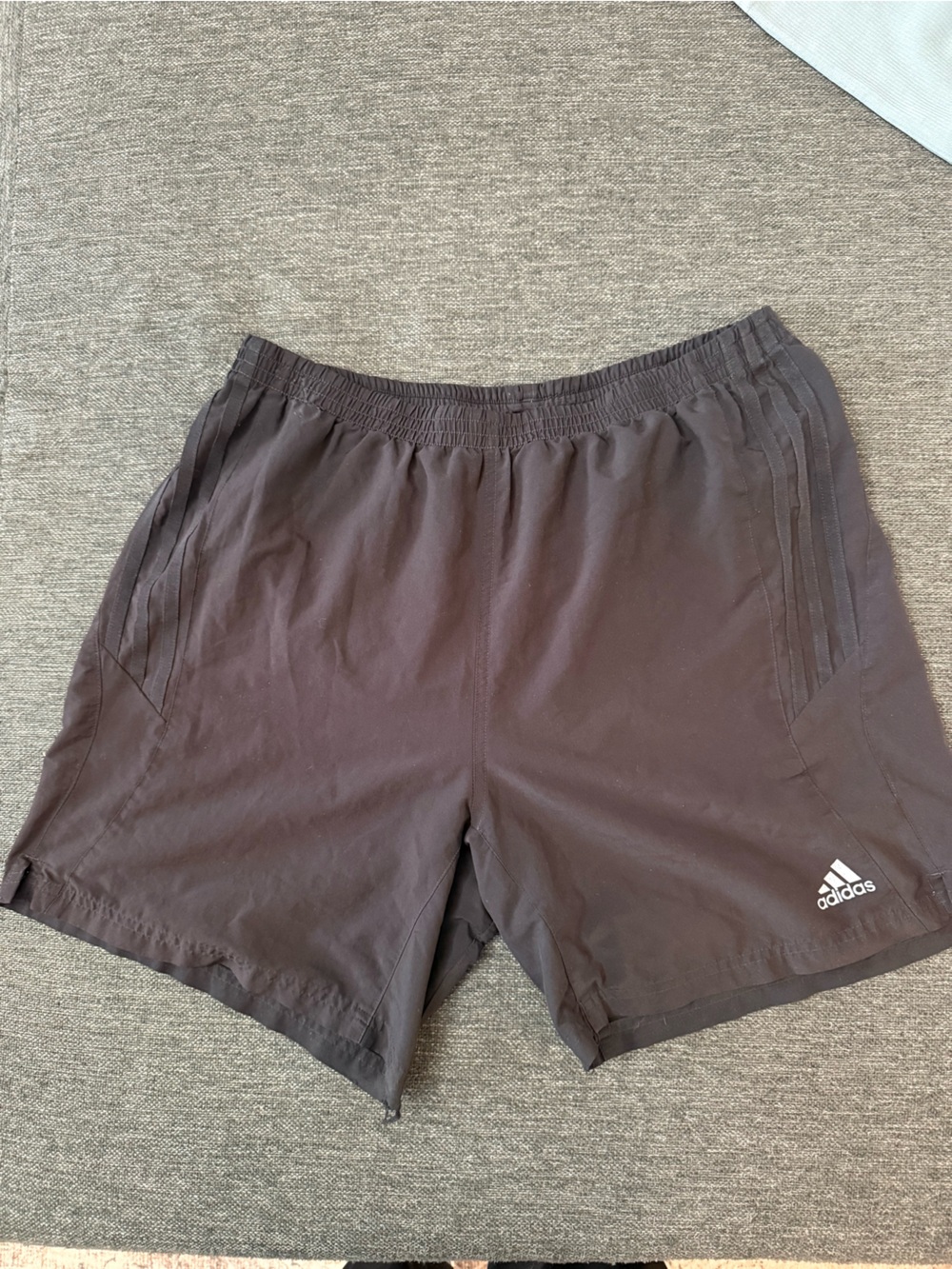 Adidas vintage 2012  Men’s Black Athletic Shorts stripes embroided logo XL